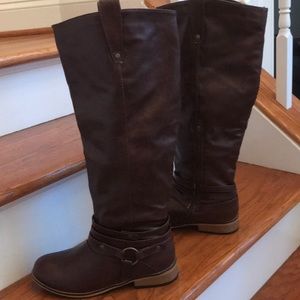 BRINLEY & Co. NWOT Beautiful, riding boots